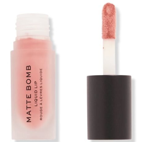 revolution-matte-bomb-rouge-a-levres-liquide-nude-magnet-2